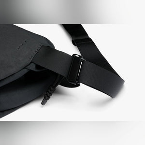 Bellroy Venture Sling 6L in Black, close-up of strap hardware - The Simple Man