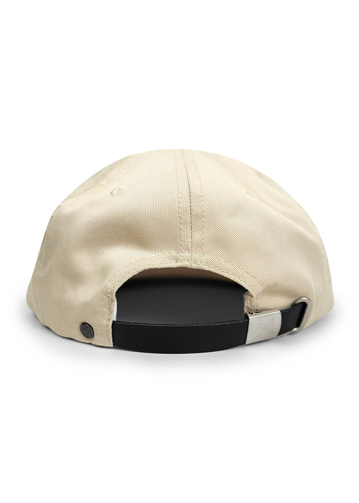 Adjustable leather snapback closure on men’s cotton hat