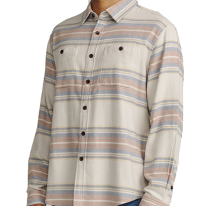 Man wearing the Sierra Flannel in Birch, side view