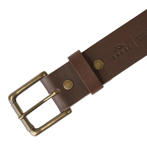 Range Leather Co. Windom Belt close-up – antique brass buckle and hand-pounded snaps on full grain nut brown Horween leather