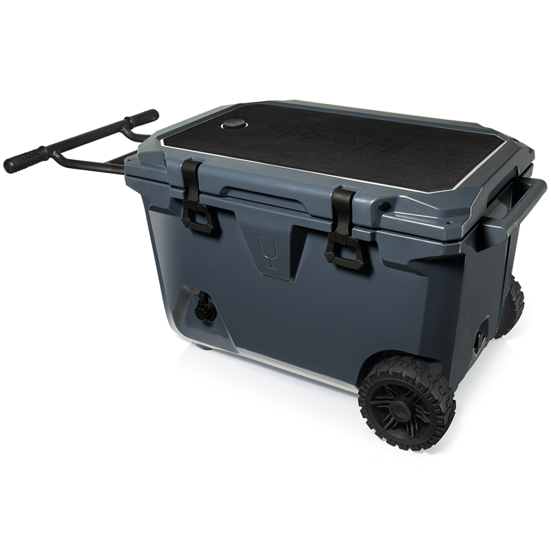 Brümate's brutank all terrain cooler in Nightfall blue
