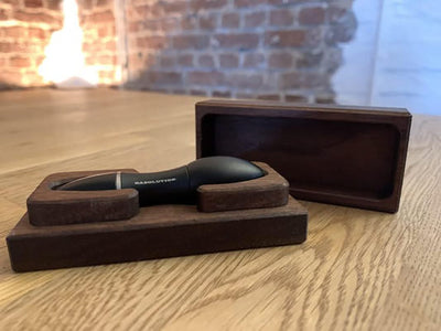 Razolution manual handleheld nose and ear hair trimmer in the wooden case