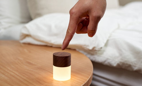 Ginko Designs lamella Light with model's Hand