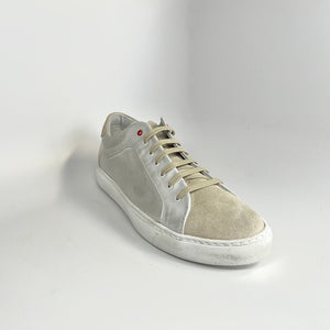 Wally Walker Piuma Uno Sneaker in white front angle view